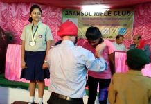 আসানসোল রাইফেল ক্লাবের শুটিং প্রতিযোগিতায় বিজয়ীদের পুরস্কৃত করা হল