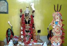 বিপ্লবীদের মন্দিরে মা আজও দেশাত্মবোধক মন্ত্রে পূজিত হন
