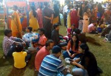 মণ্ডপে মণ্ডপে বাঙালির আড্ডা