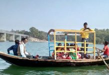 পর্যটকের আনাগোনা শুরু হল মাইথনে, আশায় বুক বাঁধছেন নৌকা চালকরা