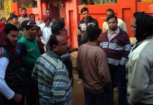 রেশনে গরমিলের নালিশ, ডিলারকে ঘিরে বিক্ষোভ বালিজুড়িতে, গ্রামবাসীর পাশে বিডিও