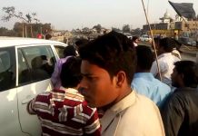 অন্ডালে বাবুলের গাড়ি ঘিরে বিক্ষোভ