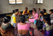 কুষ্ঠ কলোনীর বাসিন্দাদের উন্নততর জীবনের স্বপ্ন দেখাচ্ছেন দুর্গাপুরের মহকুমাশাসক