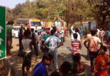 সালানপুরের লেফ্টব্যাঙ্ক মোড়ে কল্যানেশ্বরী-মাইথন জিটি রোড অবরোধ করে বিক্ষোভ