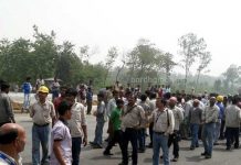 আন্ডারপাশের দাবিতে বিক্ষোভ দুর্গাপুর এবিএল টাউনশিপের বাসিন্দাদের