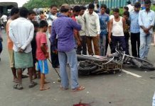 জাতীয় সড়কে বর্ধমানের গোদার কাছে ট্রাকের ধাক্কায় মোটর বাইক আরোহীর মৃত্যু