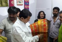 দুর্গাপুরে তাঁত বস্ত্র প্রদর্শনীর উদ্বোধন করলেন মন্ত্রী স্বপন দেবনাথ
