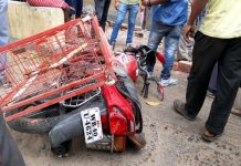 দুর্গাপুরে যুবকের রহস্যজনক মৃত্যু, মদের দোকান ভাঙচুর বাসিন্দাদের