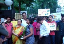কোর্স বন্ধ হওয়ার আশঙ্কায় এনপিটিআই-এ ছাত্র বিক্ষোভ, পাশে সাংসদ মমতাজ সংঘমিতা