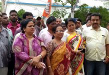 কাঁকসার ধর্ষণের ঘটনায় দোষীদের শাস্তির দাবিতে কাঁকসা থানায় বিজেপি’র রাজ্যস্তরের নেত্রীরা