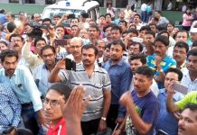 হেমশীলা মডেল স্কুল নিয়ে ত্রিপাক্ষিক বৈঠক মহকুমা কার্যালয়ে, আপাতত স্বস্তি অভিভাবকদের