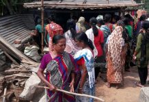 প্রমিলা বাহিনী ফের মদের ঠেক ভাঙল দুর্গাপুরের ওল্ড কোর্ট এলাকায়