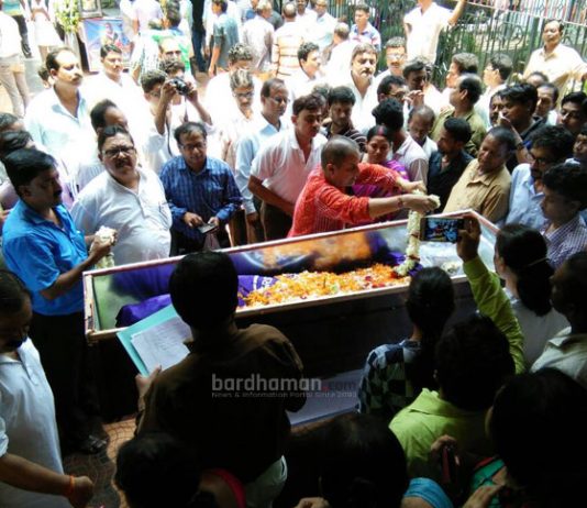 পরেশ নাথকে চোখের জলে চিরবিদায় দুর্গাপুরের