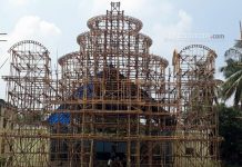 কাঁকসা হাটতলা মহিলাদের পুজোয় এবার ইসকন মন্দির