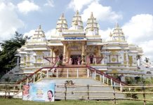পদ্মশ্রী সংঘের পুজোয় কাল্পনিক মন্দির