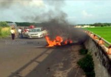 জাতীয় সড়কে পথ দুর্ঘটনায় আগুন ধরে গেল বাইকে, আহত ২