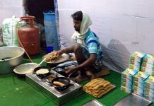 দুর্গাপুরের কল্পতরু মেলায় পিঠে-পুলি স্টলে জমাটি ভিড়