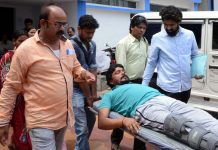 আসানসোল মহকুমা শাসকের দপ্তরে মনোনয়ন জমা শাসক-বিরোধীর