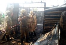 হিরাপুরে বাজ পড়ে ভস্মীভূত হল দোকান