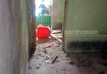 কাঁকসার বনকাটি গ্রামে তৃণমূল নেতার বাড়িতে বোমা বিস্ফোরণ