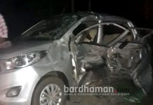 বিয়েবাড়ি থেকে ফেরার পথে গাড়ি-ট্রেলার সংঘর্ষ, আহত ৫