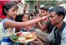 দুর্গাপুরে পথশিশুদের নিয়ে ভাইফোঁটার আয়োজন ছায়াসূর্যর