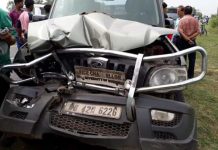 কলেজ পরিদর্শনে যাওয়ার পথে কেতুগ্রামে দুর্ঘটনায় বিশ্ববিদ্যালয়ের গাড়ি