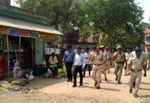 মন্তেশ্বরে রাজ্য পুলিশকে নিয়ে রুট মার্চে প্রশাসনের আধিকারিকরা