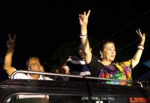 কুলটিতে মুনমুন সেনের কর্মীসভা ও রোড-শো