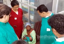 ‘একুশি’কে দেখতে আরজি কর হাসপাতালে স্বপন দেবনাথ