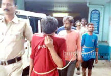 দুর্গাপুরে ৫টি মোবাইল সহ ধৃত ৪ মোবাইল চোর