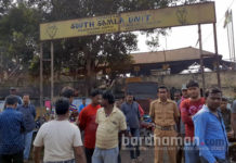 সাউথ শ্যামলা কোলিয়ারি এলাকায় খনির পরিবহণ আটকে বিক্ষোভ