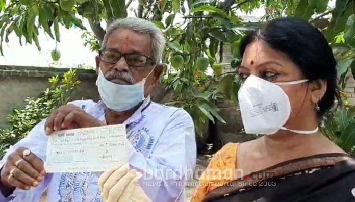 ex-dsp-employee-aids-cm-relief-fund1