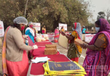 পান্ডবেশ্বরে দুস্থদের জন্য উপহারের ডালি নিয়ে হাজির হল স্বেচ্ছাসেবী সংস্থা