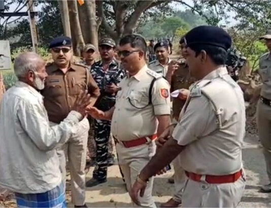 ভোটারদের অভয় দিতে খন্ডঘোষে কেন্দ্রীয় বাহিনীর রুট মার্চ