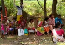 করোনা কালে গ্রামে ধসের আতঙ্ক, ঘর ছাড়ছেন বাসিন্দারা