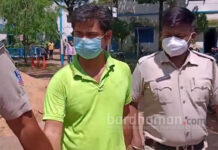 কুকুরের বেল্ট জড়িয়ে স্ত্রীকে খুন করে থানায় আত্মসমর্পণ