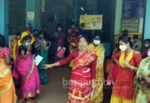 দুর্গাপুর হাসপাতালে গোয়েন্দা পুলিশ-স্বাস্থ্যকর্মী ঝামেলা
