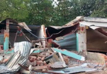 দুর্গাপুরে অবৈধ দোকান উচ্ছেদ ঘিরে উত্তেজনা, অবরোধ ব্যবসায়ীদের