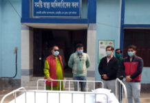 কর্মীর স্মৃতিতে মেমারি হাসপাতালে বেড দান মালিকের