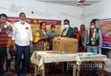 পানাগড় বাজার হিন্দি প্রাথমিক স্কুলকে কম্পিউটার দিল ব্যাঙ্ক