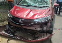 দুর্গাপুরে মহিলা মহাবিদ্যালয়ের সামনে গাড়ি উল্টে জখম ২