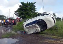 দুর্গাপুরের নডিহায় নয়ানজুলিতে গাড়ি উল্টে মৃত ১, জখম ১