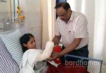 নার্স স্ত্রীর ডান হাতের কব্জি থেকে কেটে নিল গুণধর স্বামী