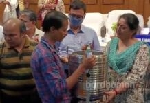 দুর্গাপুরে ফুটপাতের দোকানদারদের ধোঁয়াহীন উনুন দেওয়া হল