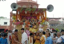 বৃষ্টি উপেক্ষা করে দুর্গাপুরে রথের রশিতে টান অগণিত ভক্তের