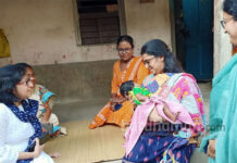 দুই শিশুর পুষ্টি বৃদ্ধির দায়িত্ব নিলেন জেলাশাসক প্রিয়াঙ্কা সিংলা