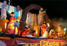 দুর্গাপুরে পুজো কার্নিভালে দর্শনার্থীদের ঢল