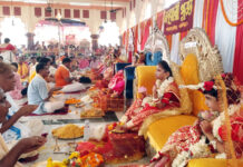 মহানবমীতে বর্ধমানের সর্বমঙ্গলা মন্দিরে নব কুমারী পুজো