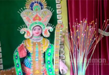 স্ট্র দিয়ে সরস্বতী প্রতিমা বানালেন দুর্গাপুরের শিল্পী